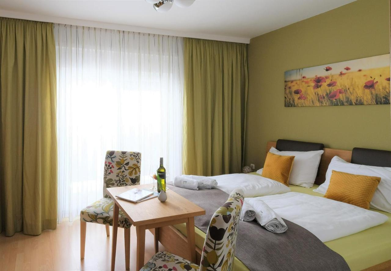 Appartement Winzerhof Lentsch à Jois Extérieur photo